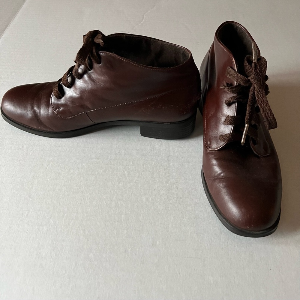 Munro American  vintage ankle shoes